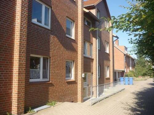 Bild 11 Hausansicht - Pfiffige Dachgeschosswohnung - 710,00&nbsp;EUR Kaltmiete, ca.&nbsp; 70,00&nbsp;m&sup2;&nbsp;Wohnfl&auml;che