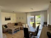 Wohnzimmer mit Gartenblick - Mehrfamilienhaus, Wohnhaus mit 71,50 m&sup2; in Mücheln zum Kaufen