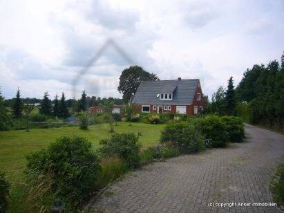 Auffahrt und Haus - 