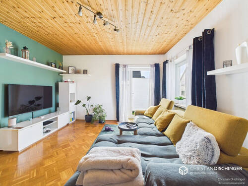 Wohnzimmer - Bezahlbares Eigenheim mit Potenzial - ideal für junge Familien und Handwerker