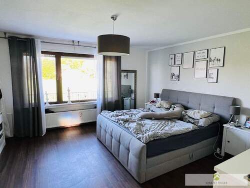 Ihr Schlafzimmer im Obergeschoss ... - 