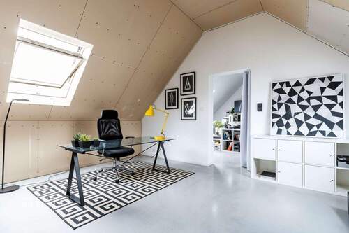 Dachzimmer (Wird ausgebaut übergeben) - (KI generiert) - 