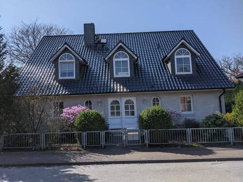 Hausansicht - 2 Zimmer Etagenwohnung zur Miete in Norderstedt