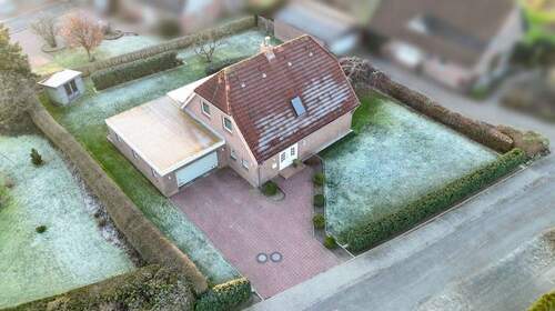 Drohnenaufnahme - 4 Zimmer Einfamilienhaus zum Kaufen in Meldorf