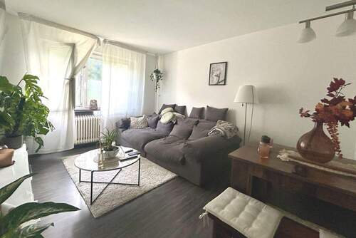 Wohnen-Essen EG Mitte - 2 Zimmer Mehrfamilienhaus, Wohnhaus in Stuttgart