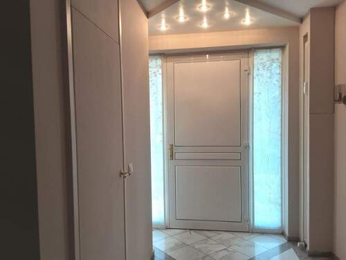 Vorderer Eingangsbereich - 