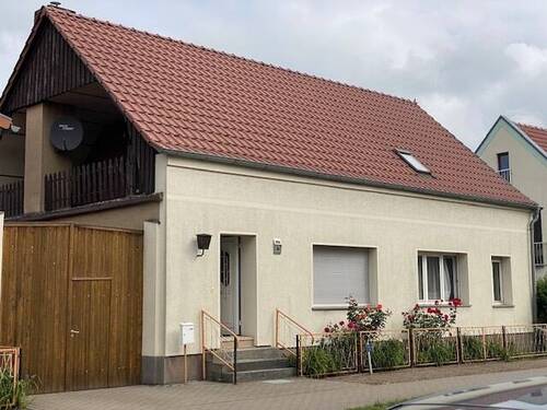 Straßenansicht.jpeg - 4 Zimmer Einfamilienhaus zum Kaufen in Wenzlow