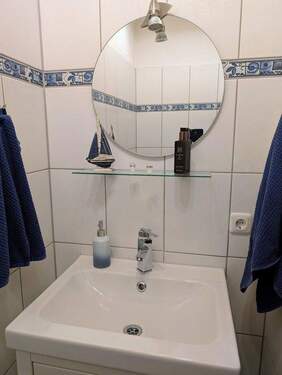 Teilansicht Gäste-WC - Reihenmittelhaus mit 105,00 m² in Bottrop zum Kaufen