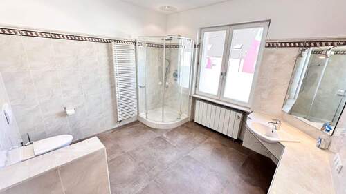 Bad 1.OG, Ansicht 2 - 