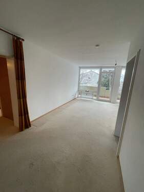 Wohnzimmer - 4 Zimmer Etagenwohnung in Puchheim