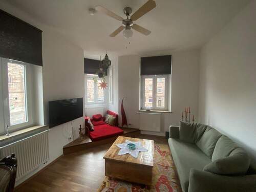 helles Wohnzimmer - 3 Zimmer Etagenwohnung in Nürnberg