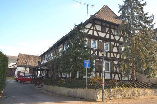 Hausansicht - CHARMANTES FACHWERKHAUS MIT AUSBAUMÖGLICHKEIT UND WEITEREM GRUNDSTÜCK