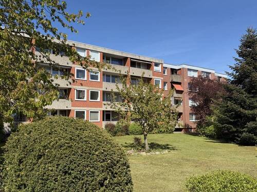 Hausansicht - Licht, Lage, Balkon - charmante 3-Zimmer-Wohnung