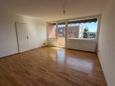 Wohnzimmer - Etagenwohnung mit 65,00 m&sup2; in Adendorf zum Kaufen