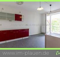 Plauen-Haselbrunn: 2-Zimmer-DG-Wohnung mit Balkon & EBK - ab sofort