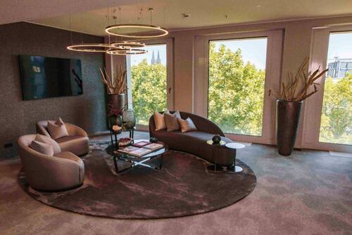 Empfangsbereich - Köln: Zentraler Coworking Desk am Rudolfplatz - flexibel und voll ausgestattet