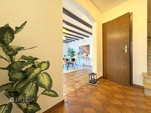 Flur - Etagenwohnung mit 100,00 m&sup2; in Siegburg zum Kaufen