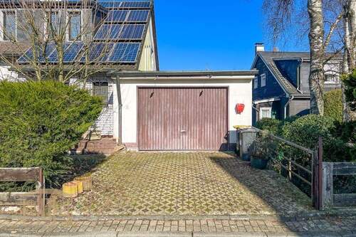 Garage - 6 Zimmer Einfamilienhaus in Wuppertal