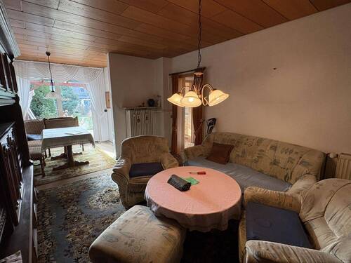 Wohn- / Esszimmer - 