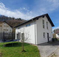 Modernes, neuwertiges EFH im Gorxheimertal OT Trösel in ruhiger Lage am Bachlauf