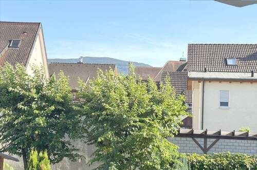 Fernsicht - ZENTRALES, RUHIGES, MODERNES WOHNEN IN KIRCHZARTEN - MIT HERRLICHEM BLICK AUF DIE BERGE mit Balkon, barrierefreiem Zugang und Tiefgaragen-Stellplatz