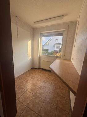 Hauswirtschaftsraum neben der Küche - Einfamilienhaus mit 250,00 m² in Northeim zum Kaufen