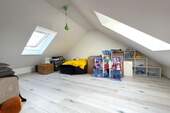 Zimmer im Dachboden - 