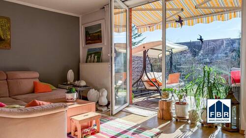 Wohnbereich und Gartenzugang - 