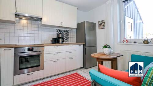 Küche mit Einbauküche - 