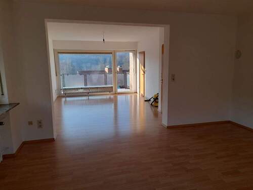 Wohn-/Esszimmer - 