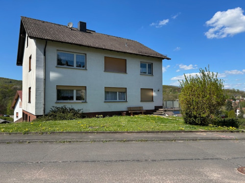 Aussenansicht - 9 Zimmer Mehrfamilienhaus, Wohnhaus zum Kaufen in Waldkappel