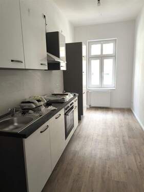 Küche mit EBK - 2 Zimmer Etagenwohnung zur Miete in Leipzig