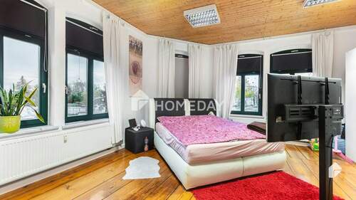 1. OG Schlafzimmer 2 - 