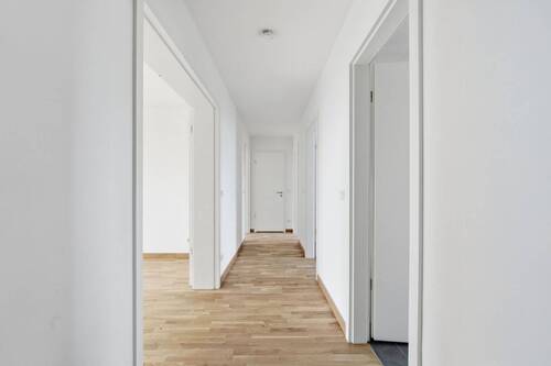 Flur - Etagenwohnung mit 96,50 m&sup2; in Berlin zur Miete