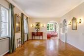 Wohnzimmer - 6 Zimmer Einfamilienhaus in München
