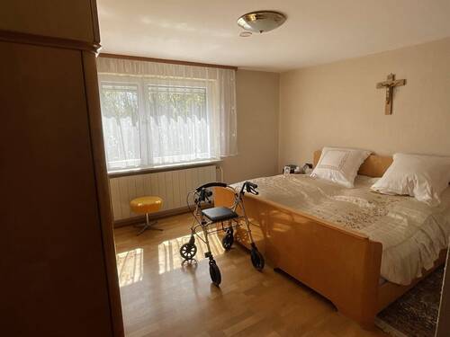 Schlafzimmer EG - Einfamilienhaus mit 150,00 m&sup2; in Bad Kissingen zum Kaufen
