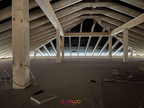 Wow! Auf dem Dachboden bekommt jede der zwei Obergeschosswohnungen Stellfläche! (Baufortschritt 25.09.2025) - 