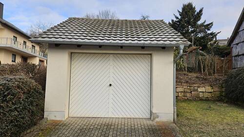 Einzelgarage - 7 Zimmer Mehrfamilienhaus, Wohnhaus in Burkardroth