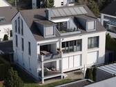 Hausansicht / Wohnung 1. OG - Einziehen und Wohlfühlen: Großzügige 120 m² Wohnung mit Weitblick 