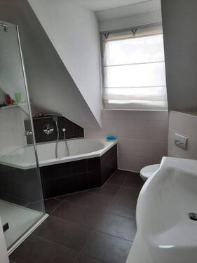 Badezimmer - 1. OG - 