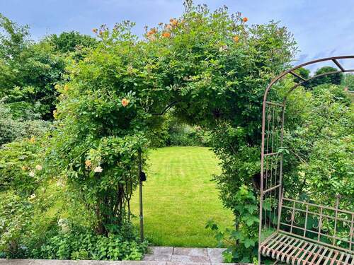 Grundstück - Großzügiges Wohnhaus in ruhiger u. gesuchter Lage in Ostseenähe!