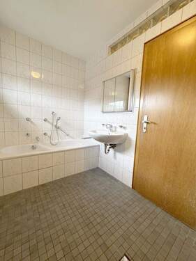 Badezimmer (1. OG) - 