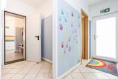 Haus 23 EG Eingang Flurbereich - Doppelhaushälfte mit 139,70 m&sup2; in Brieselang zum Kaufen
