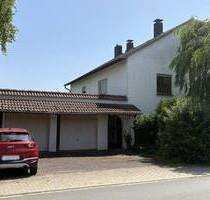 Großzügiges Zweifamilienhaus in Vöhl sucht neue Eigentümer! Keine Käuferprovision