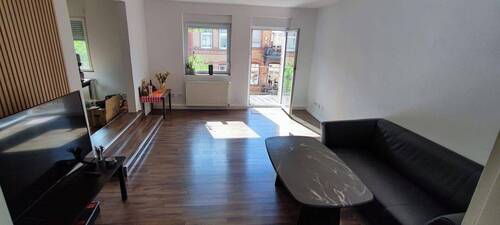 Wohnzimmer - Freie 3-Zimmer-Wohnung mit Balkon in zentraler Lage! Provisionsfrei