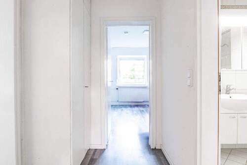 Flur Richtung Schlafzimmer - 