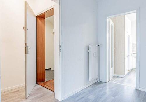 Wohnflur Richtung Küche - Etagenwohnung mit 80,00 m² in Seevetal-Meckelfeld zum Kaufen