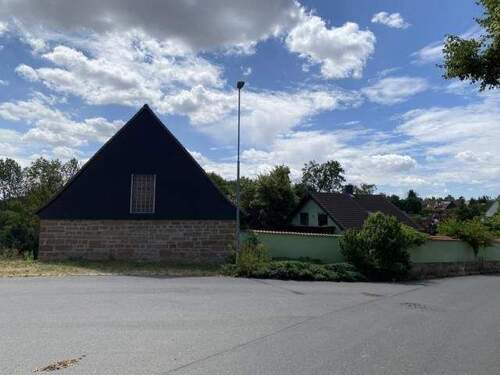 Ansicht zur Straße - Einfamilienhaus mit 111,00 m² in Querfurt zum Kaufen