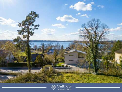 Baugrundstück Wörthsee - Portale - 03 - BLICK ZUM SEE. RAUM FÜR IDEEN. BAUGRUNDSTÜCK IN WÖRTHSEE.