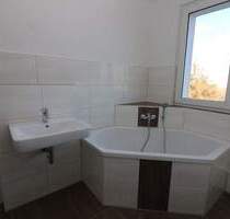 Wer´s GROß mag***Neu sanierte Etagenwohnung mit Wanne, Dusche u. 2 Balkonen!!! - Freiberg